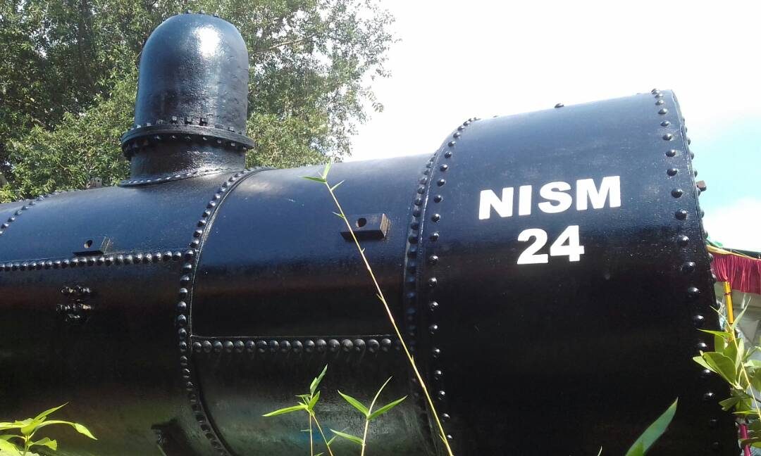 Mengecat Potongan Ketel Lokomotif Uap NISM 24