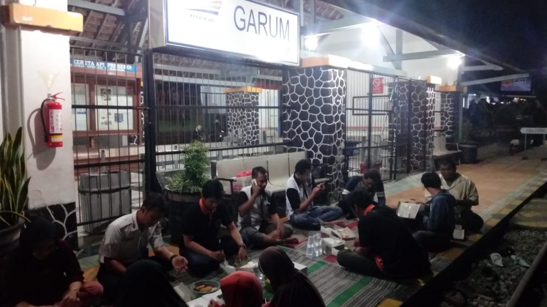 Silaturahim dan Buka Puasa Bersama IRPS Surabaya dan Kru Stasiun Garum