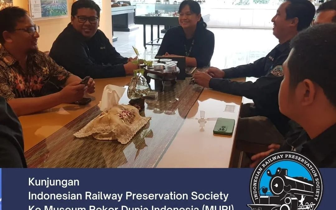 Kunjungan IRPS ke Museum Rekor Indonesia