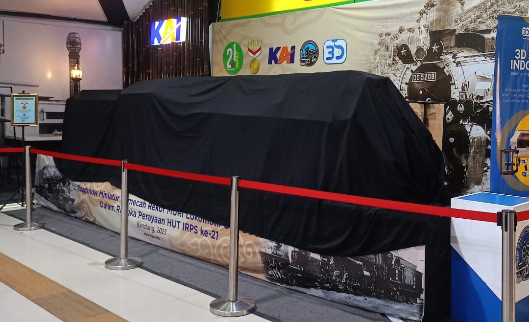 Roadshow Miniatur Lokomotif Uap DD5208 di Bandung Resmi Ditutup