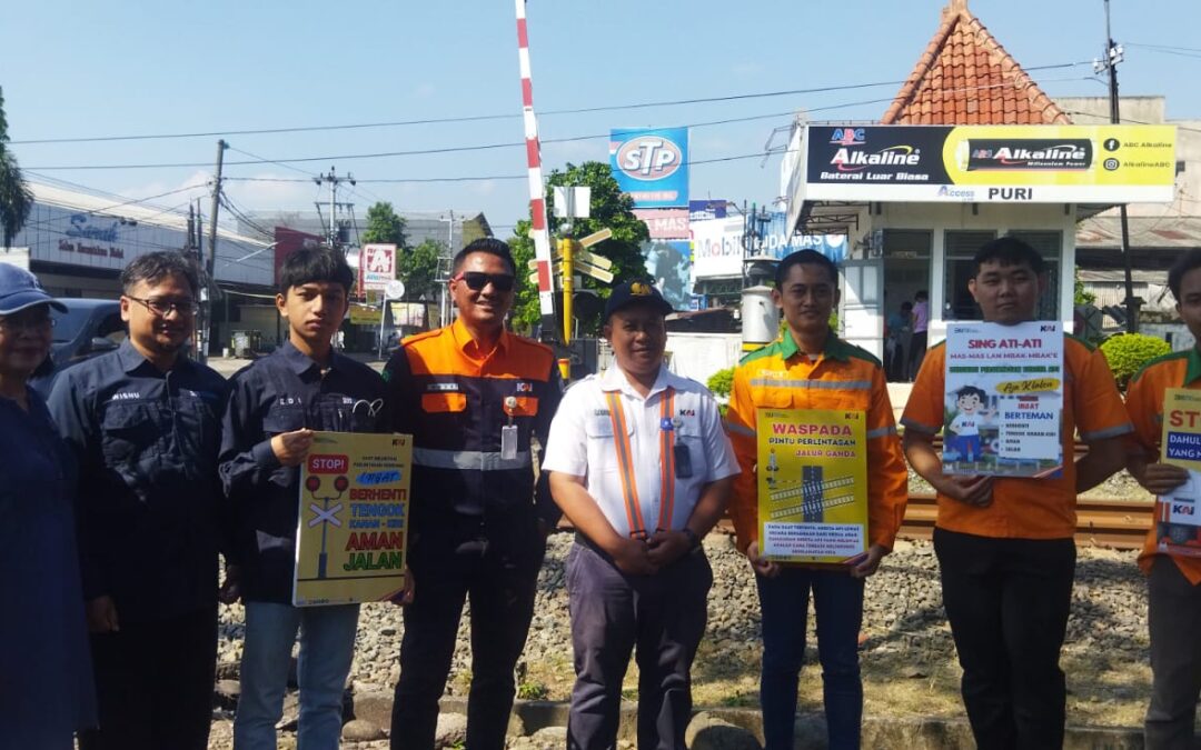 IRPS Semarang dan KAI serta Komunitas Pecinta KA Sosialisasi Keselamatan Perlintasan di Semarang