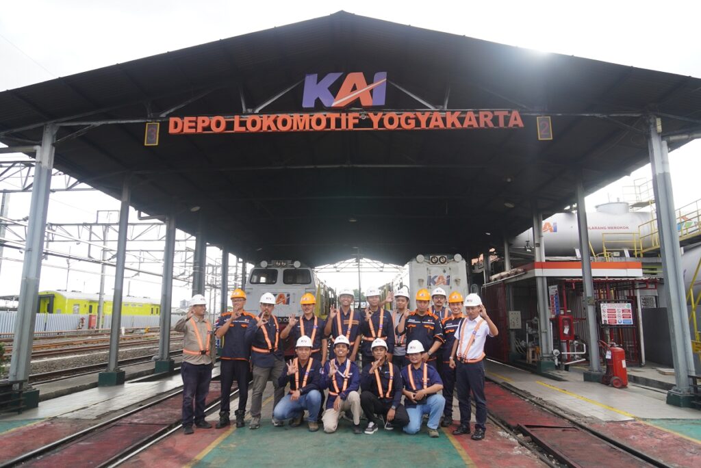 bendera merah putih lokomotif yogyakarta