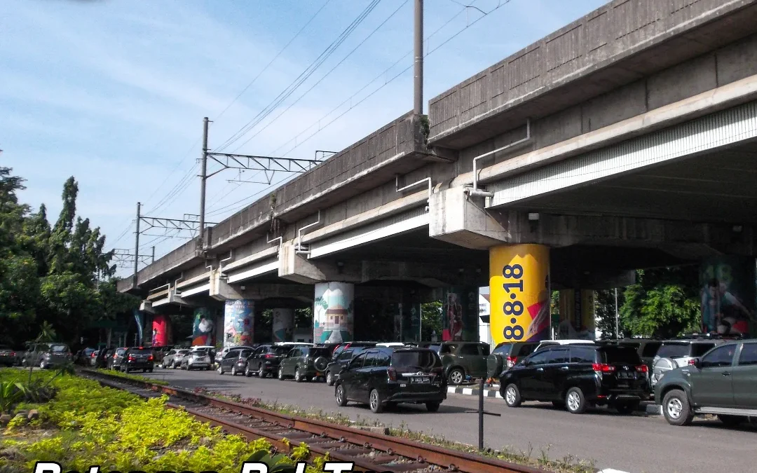 Di Balik Potongan Rel di Stasiun Gambir