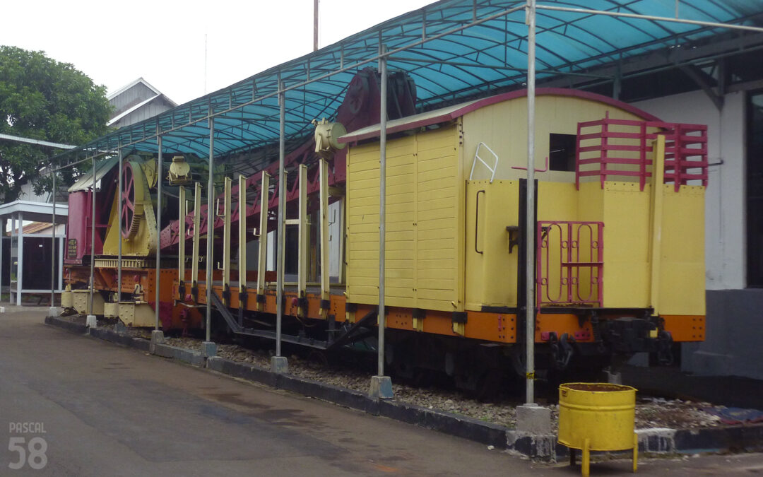 Mengenal Railway Crane USR-1 “Si Bongkok”, Railway Crane Andalan Pada Masanya