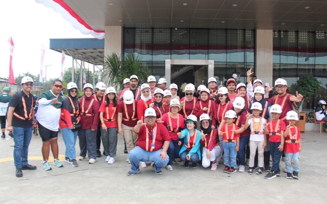 IRPS Kunjungi Depo LRT Jatimulya Bersama Peserta Lomba Stamp Challenge LRT Jabodebek
