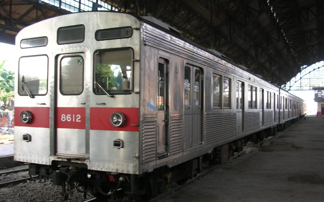 Kilas Balik Penurunan KRL Seri 8500 Rangkaian 8612F dari Kapal di Pelabuhan Tanjung Priok