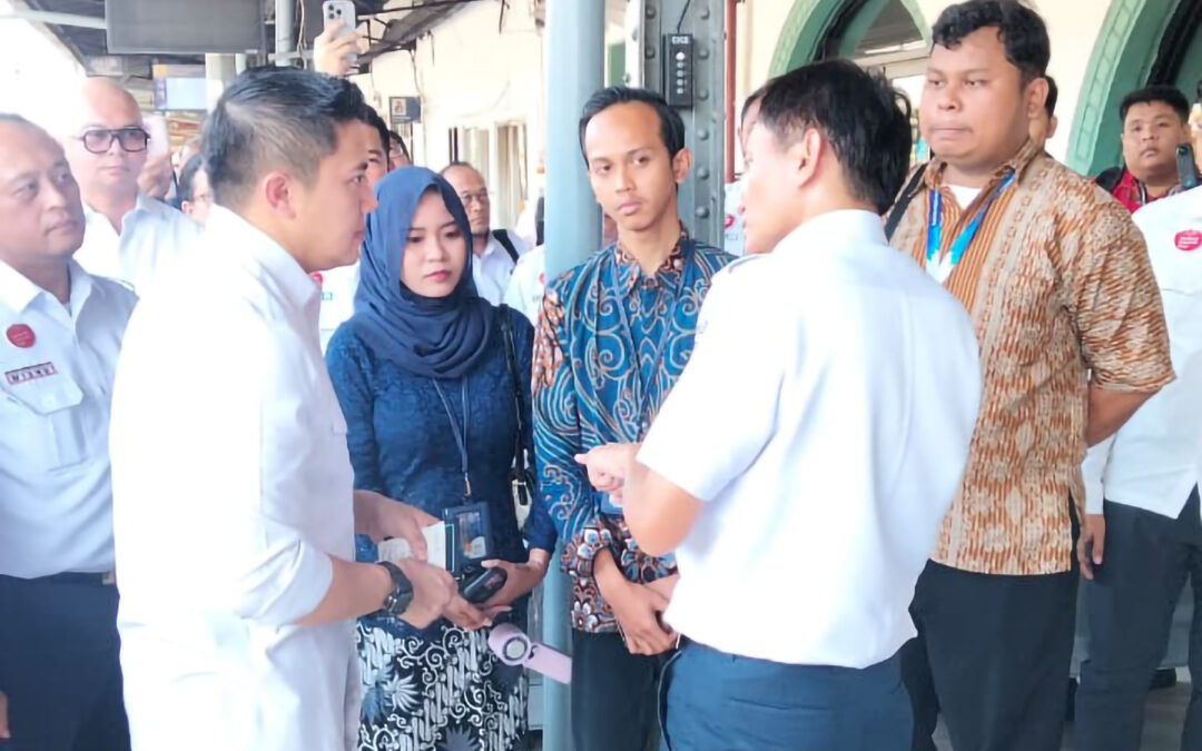 KAI Resmikan KA Kelas Ekonomi Kerakyatan di Stasiun Pasar Senen