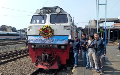 Rayakan HUT Ke-3 KA Argo Merbabu, IRPS Semarang Hias Lokomotif