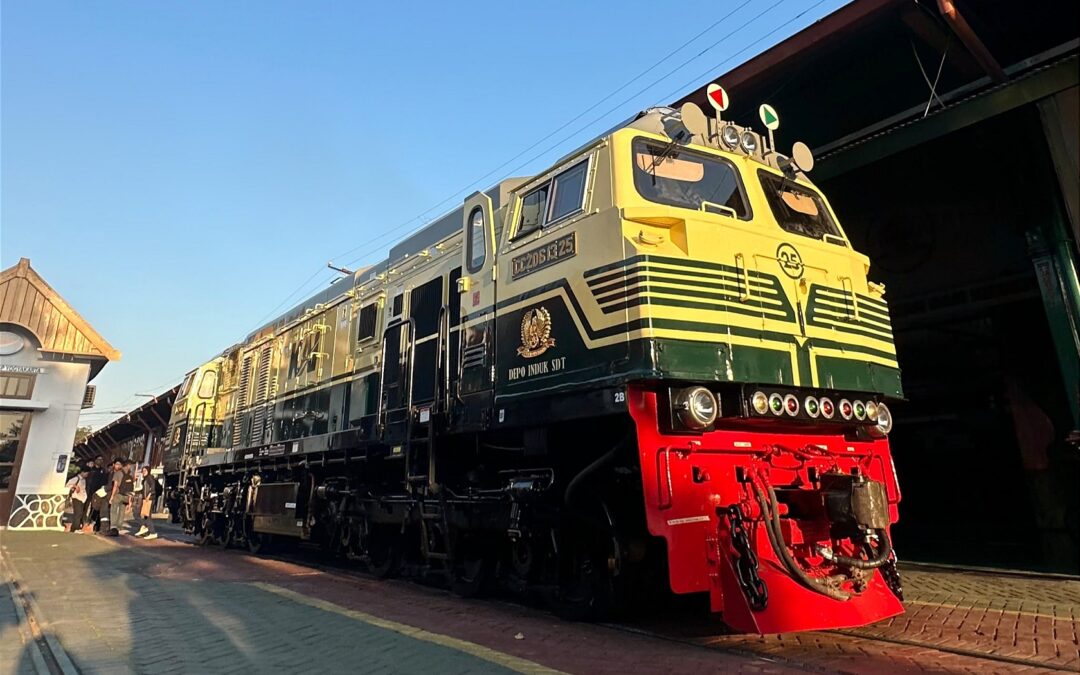 Lokomotif CC2061325 Kenakan Vintage Livery, Jadi Penghormatan untuk Lokomotif CC200