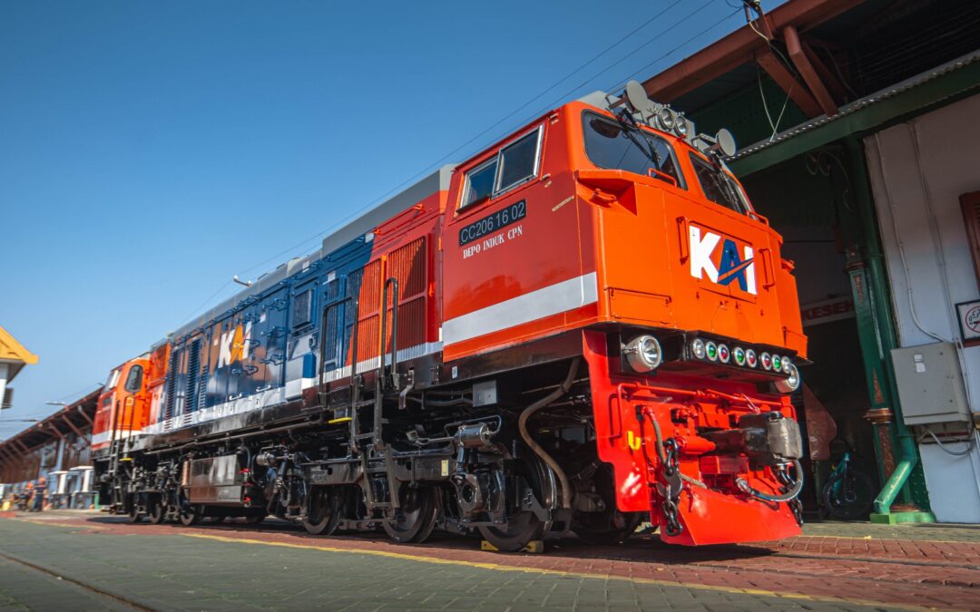 Lokomotif CC2061602 Kenakan Vintage Livery Merah-Biru, Pertama untuk Cipinang